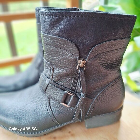 Clarks Womens Black Leather/Textile Zipper Ankle Boots Size 9.5M Comfort Winter - Picture 2 of 7